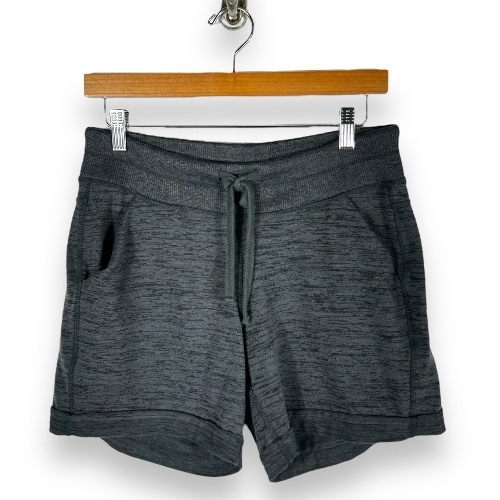 Athleta Downplay Shortie Activewear Workout Shorts, Heathered Grey, Size Small